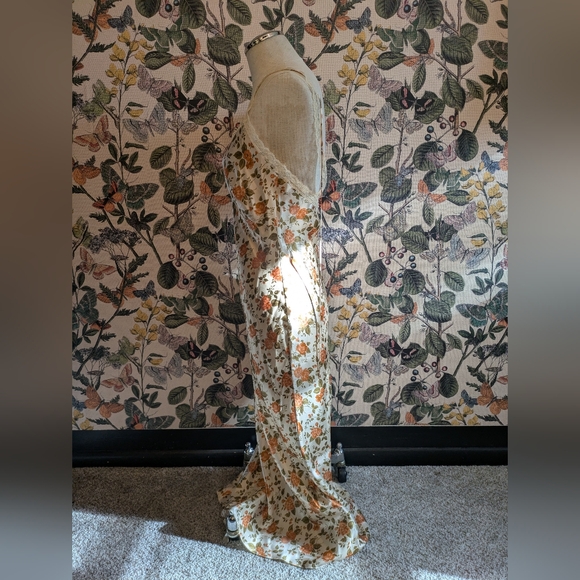 Reformation- Silk Slip Dress- Foliage Print- Size 4- NWOT - Picture 3 of 6